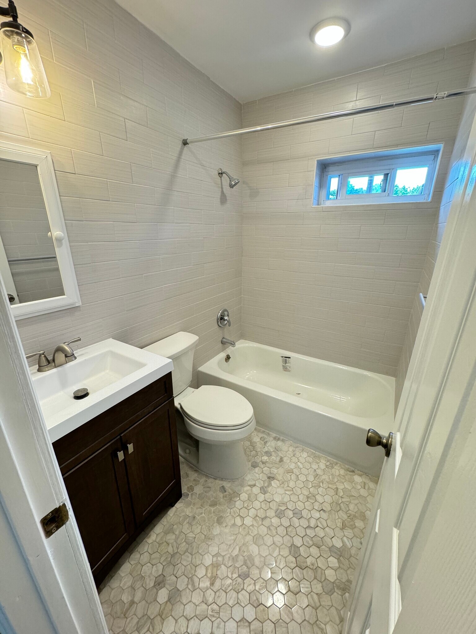 Building Photo - 345 Hudson St