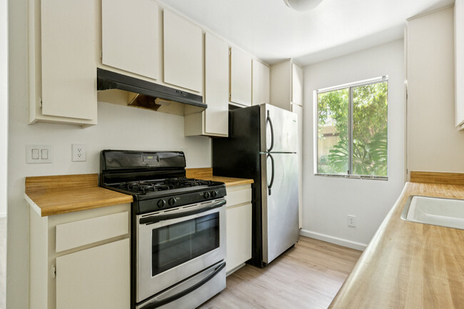 Building Photo - 8800 Cedros Ave