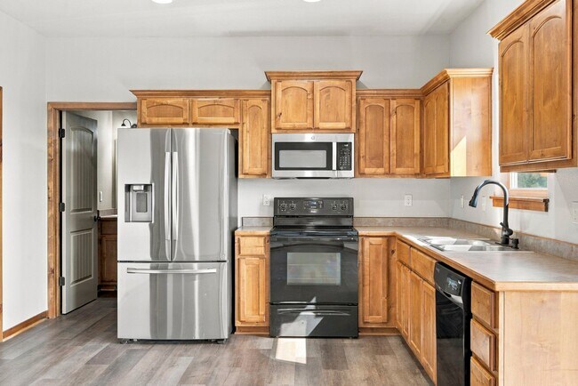 Building Photo - 107 Jury Ln