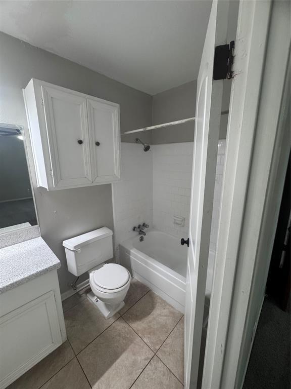 Building Photo - 5810 Clarewood Dr
