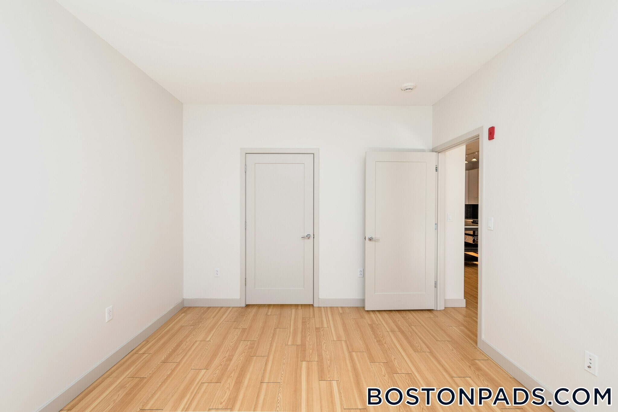 Building Photo - 320 D St
