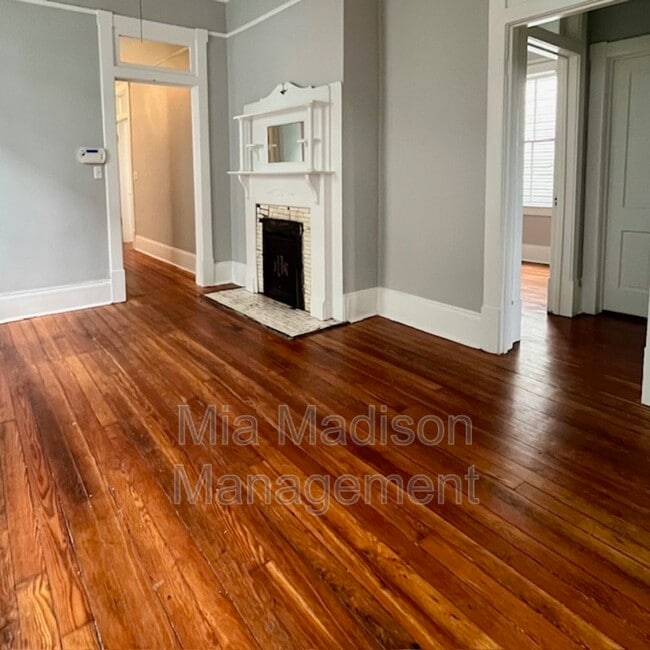 Building Photo - 123 E 40th St