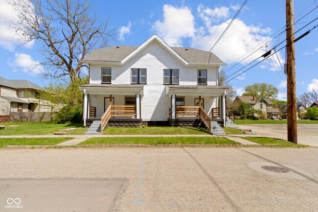 Primary Photo - 718 E 27th St