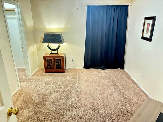 Building Photo - 351 Promontory Dr