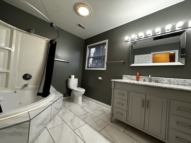 Building Photo - 1103 Prestwick Point