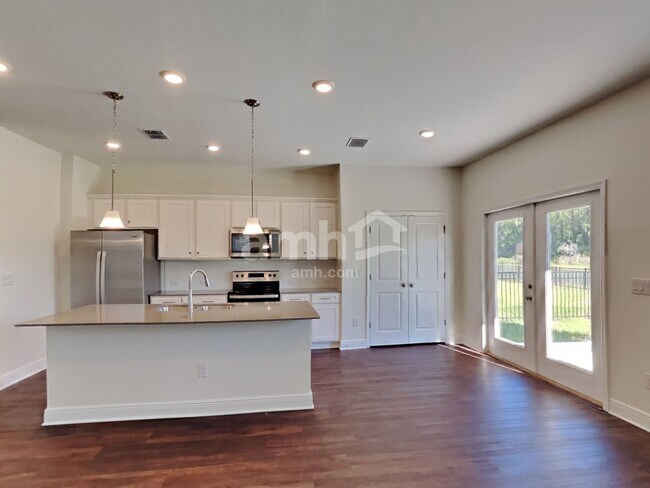 Building Photo - 27349 St Andrews Ave