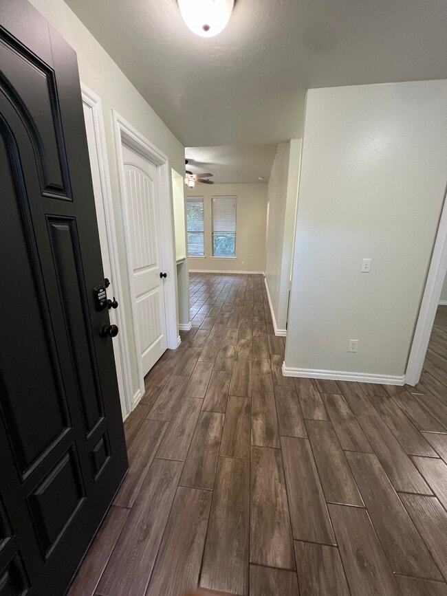 Building Photo - 3104 Woodcrest Creek Dr