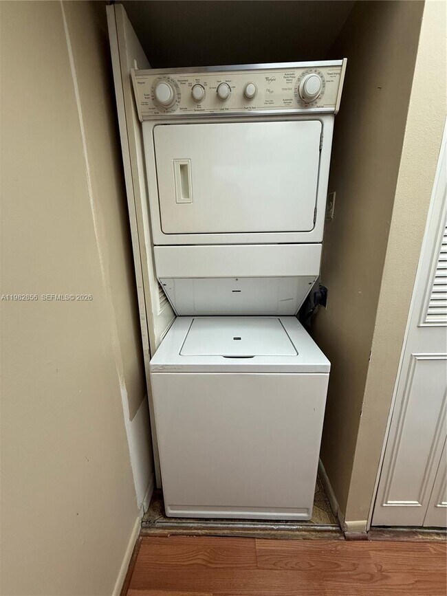 Building Photo - 6800 Cypress Rd