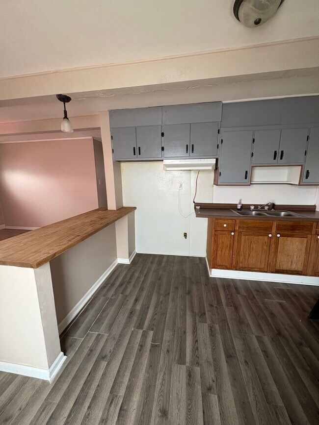 Building Photo - 3453 165th St