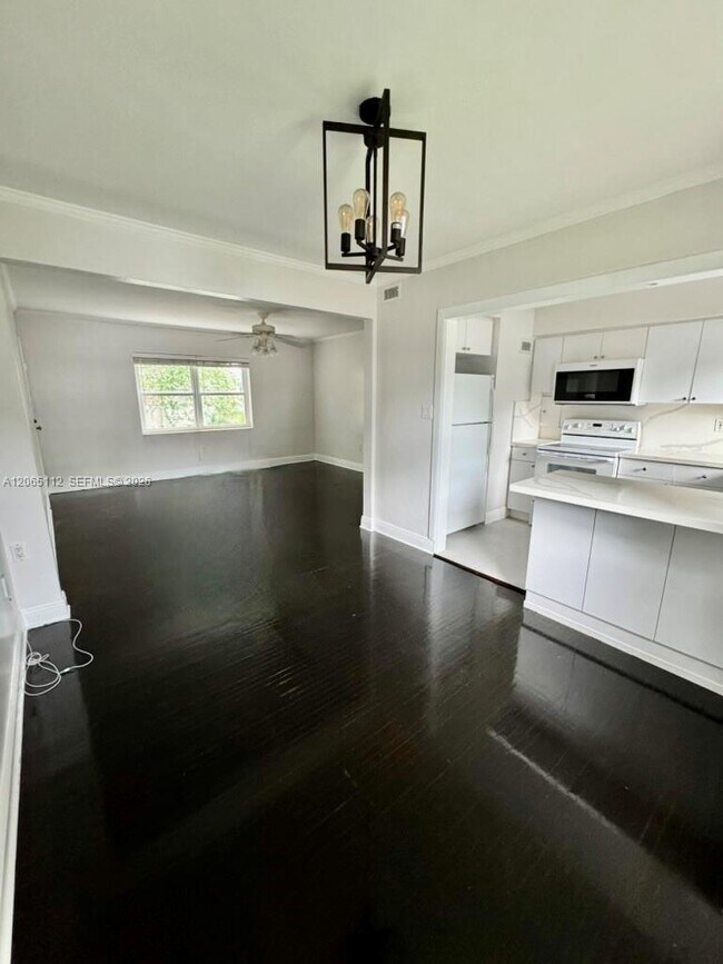 Building Photo - 7740 SW 54th Ct