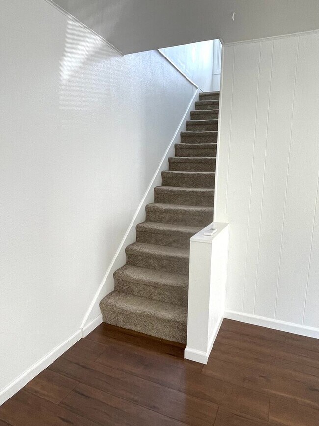 Building Photo - Completely Remodeled Three Bedroom One Bat...