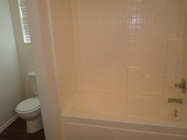 Building Photo - 211 E Valley View Dr