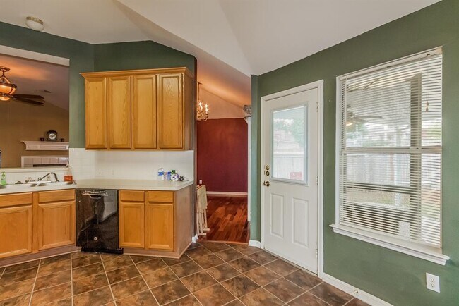 Building Photo - 3612 Bird House Dr