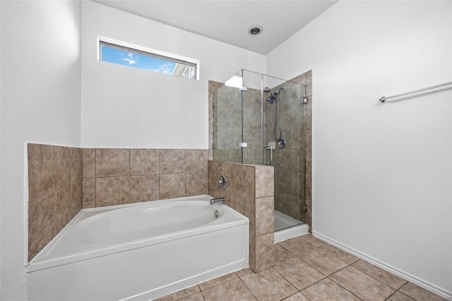 Building Photo - 5803 Camelia Evergreen Ln