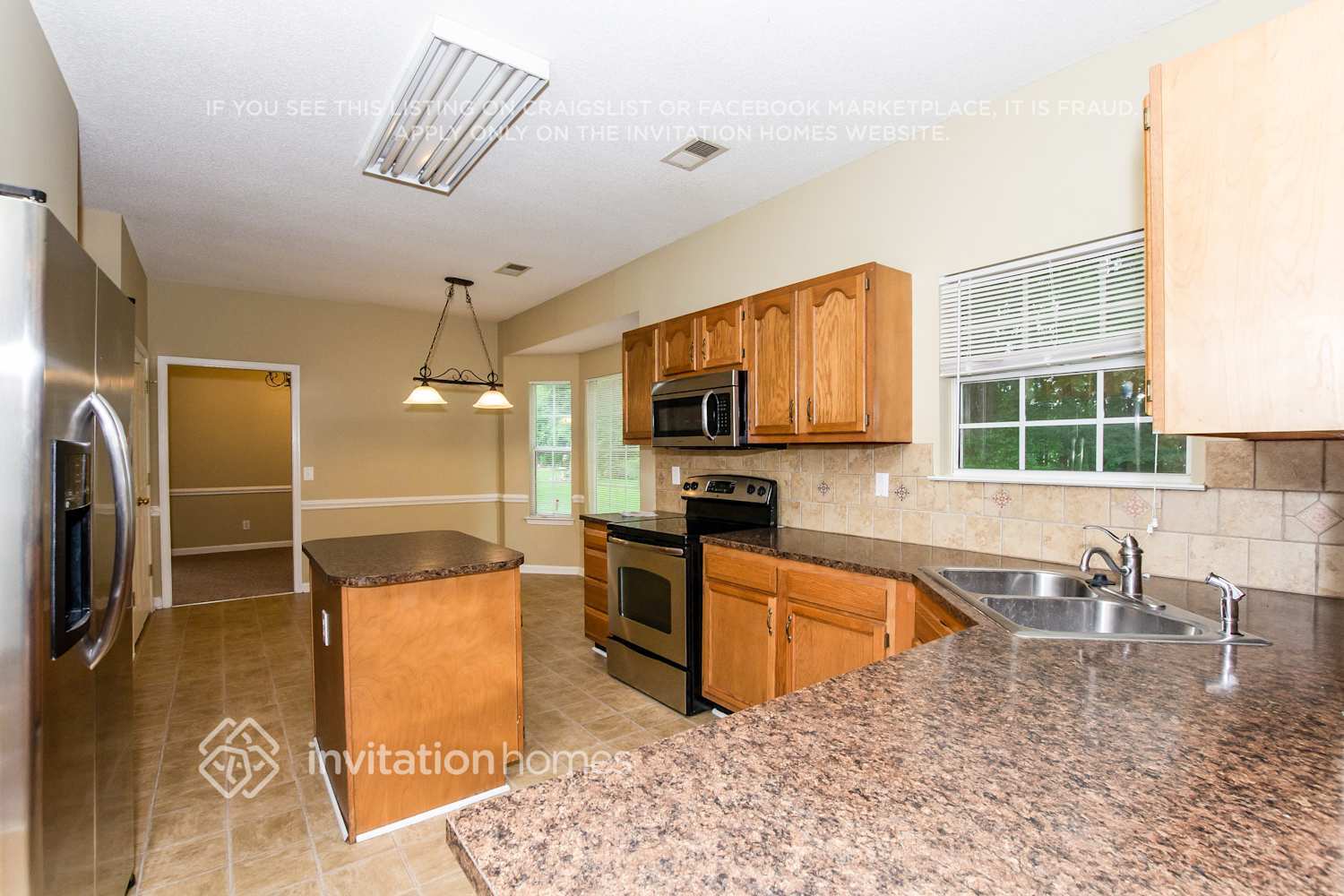 Building Photo - 1327 Yorkshire Pl NW