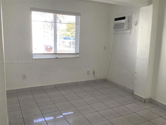 Building Photo - 3620 SW 13th Terrace