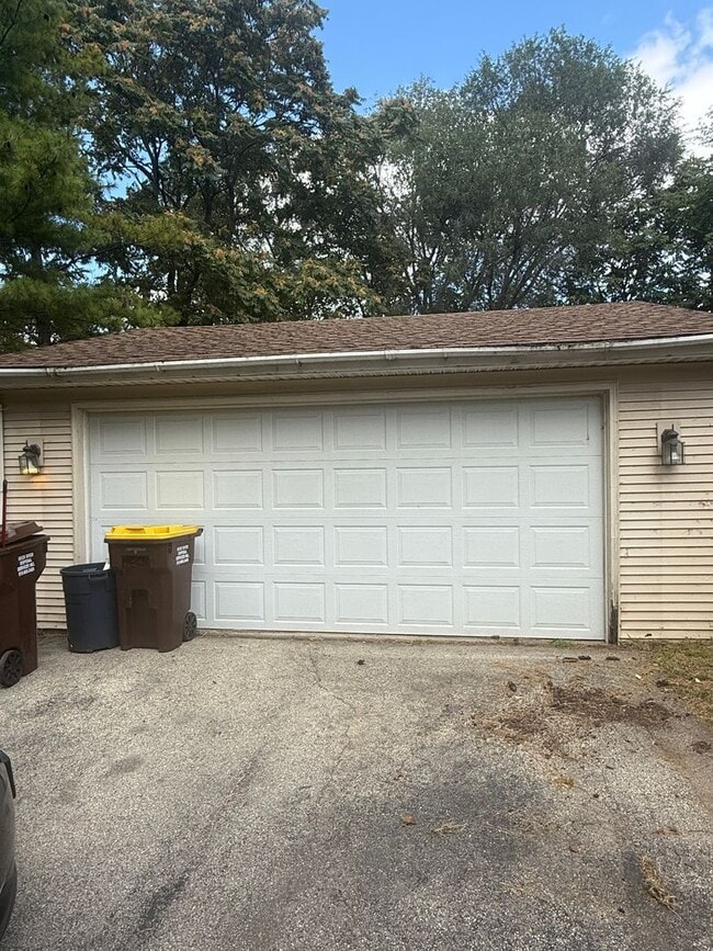 Building Photo - Loves Park 3 bedroom