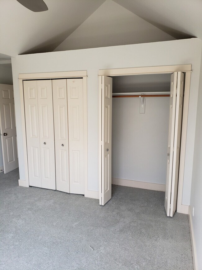 Building Photo - 4251COV