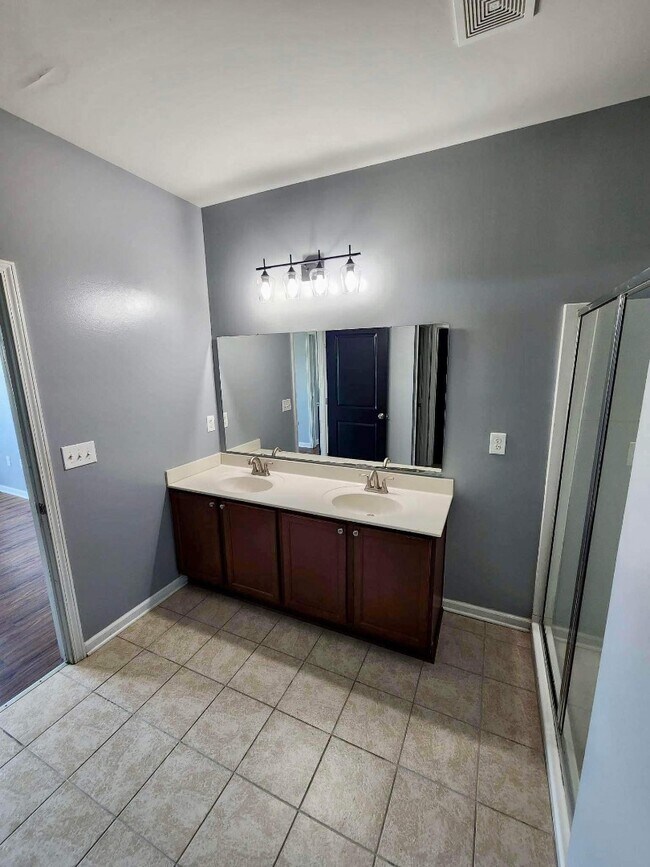 Building Photo - 884 Hayes Point Cir