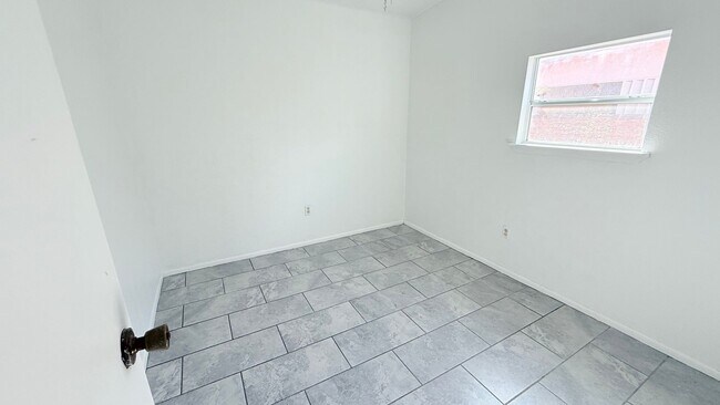 Building Photo - Artistic Home in the Heart of Las Cruces