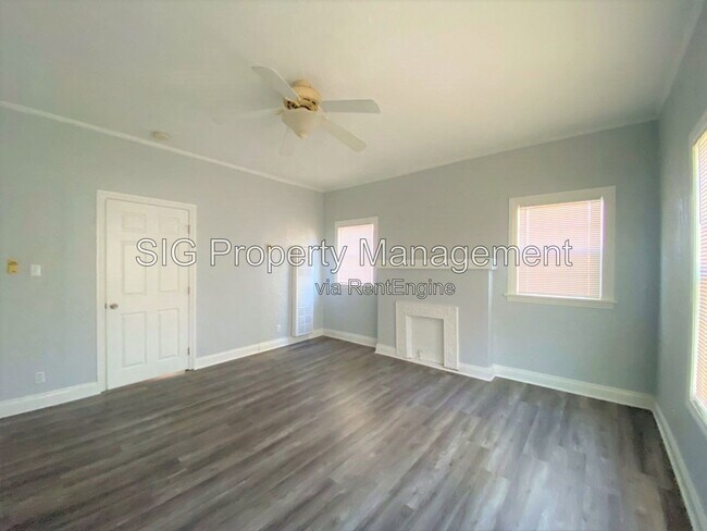 Building Photo - 731 S Chevy Chase Dr