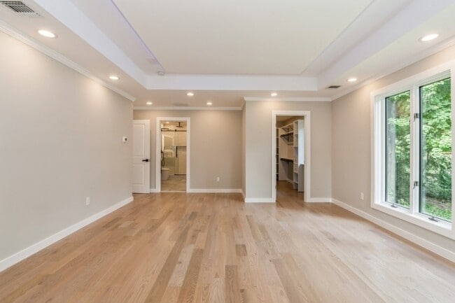 Building Photo - 66 E Gramercy Pl