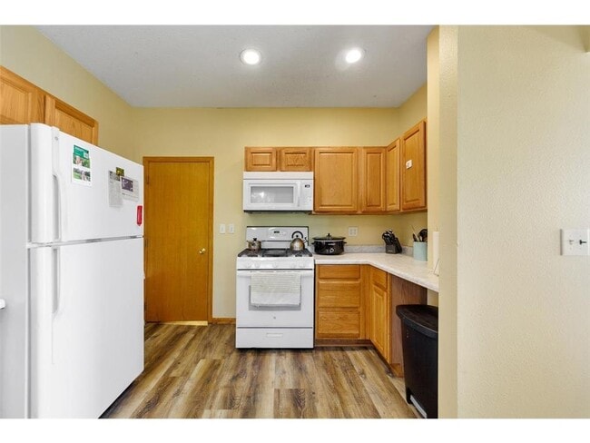 Building Photo - 530 6th St NW