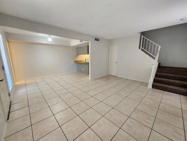 Building Photo - 2 level Condo