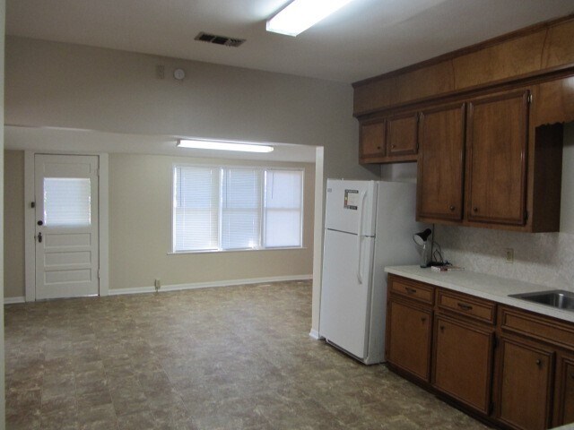 Building Photo - 3002 Montgomery Rd