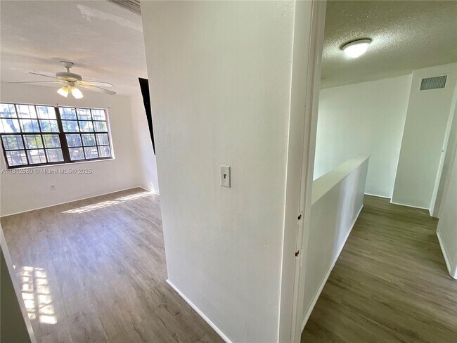 Building Photo - 1675 W 68th St