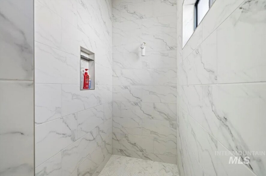 Building Photo - 9901 W Aviara St