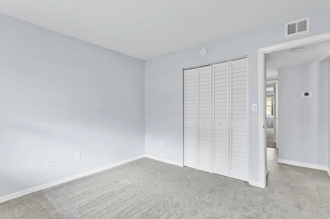 Building Photo - 2 Bed 2 Bath Condo for Rent in 55+ Peacefu...