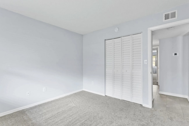 Building Photo - 2 Bed 2 Bath Condo for Rent in 55+ Peaceful Community!