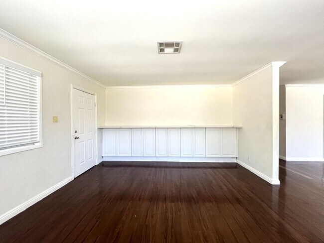 Building Photo - 4 bed, 3 bath in Loma Linda, CA!