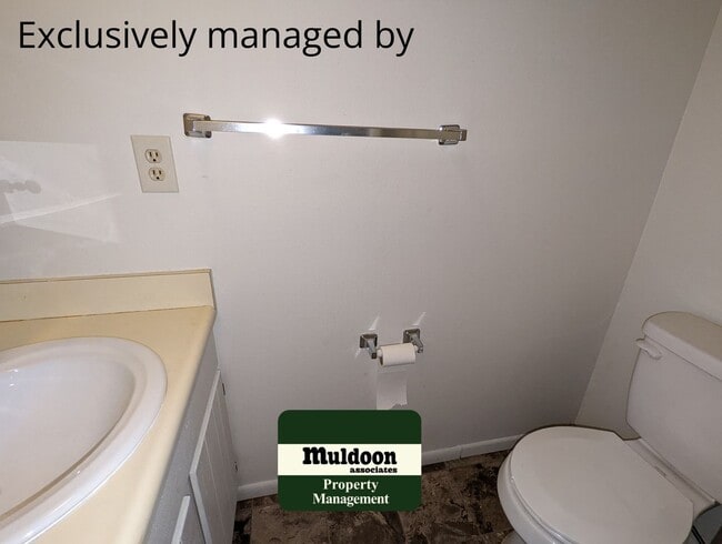 Building Photo - Cute Low Maintenance Living Pet Friendly Condo!