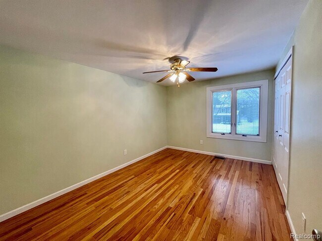 Building Photo - 4886 Hubbard