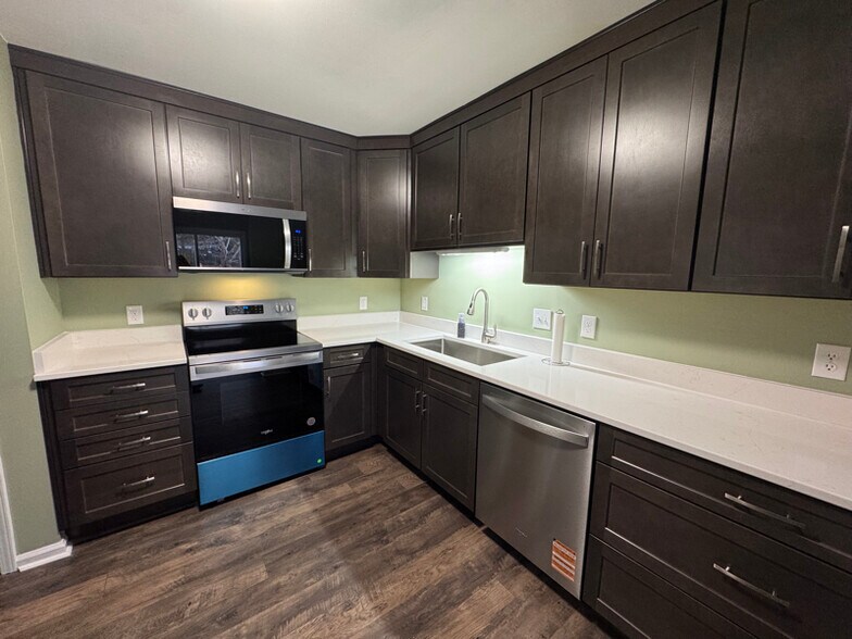 Building Photo - 1104 Boone Ln