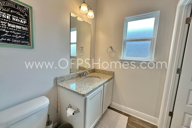 Building Photo - 8090 Silver Maple Dr