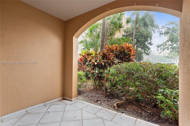 Building Photo - 19701 E Country Club Dr