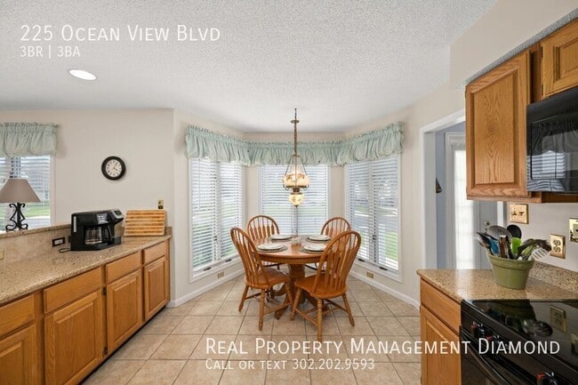 Building Photo - 225 Ocean View Blvd