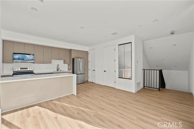 Building Photo - 6605 Troost Ave