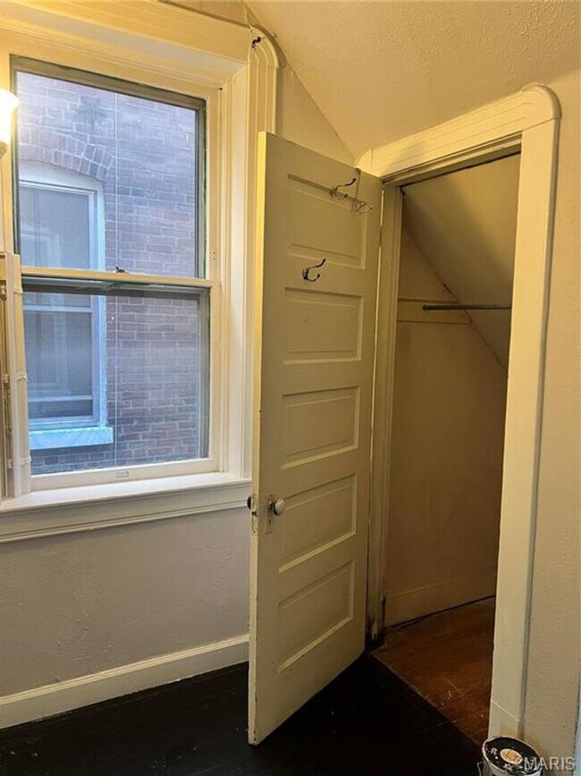 Building Photo - Dover