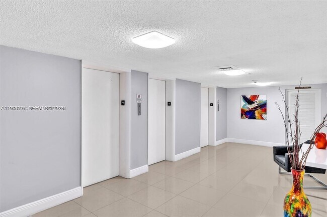 Building Photo - 1600 S Ocean Dr