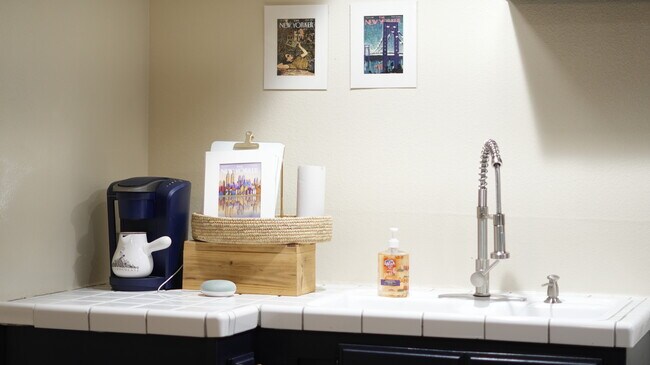 Building Photo - 4160 Barrett Rd