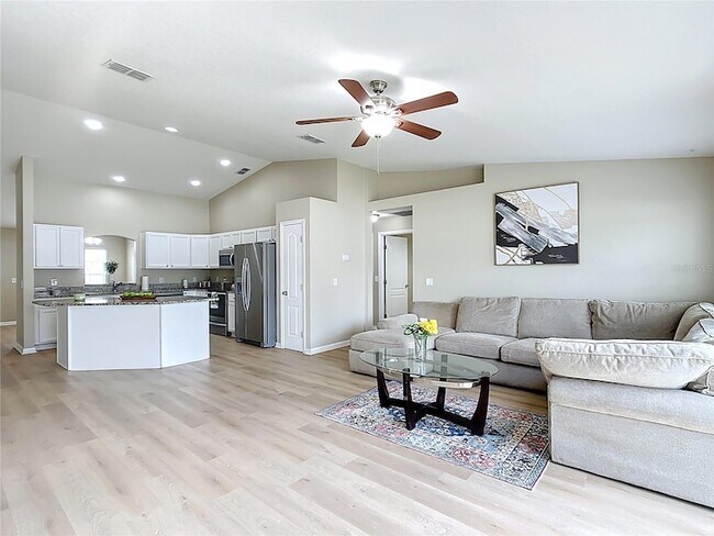 Building Photo - 1639 Saddlehorn Dr