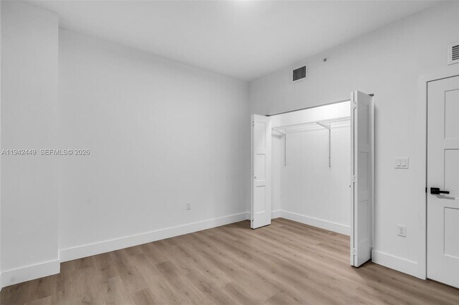 Building Photo - 3728 NW 19th Ave