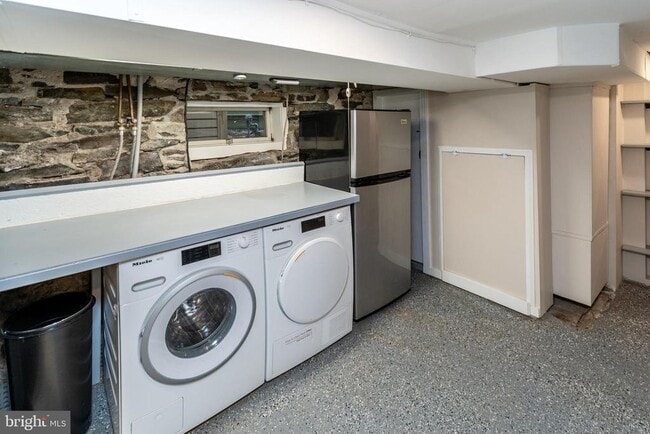 Building Photo - 59 S Franklin St