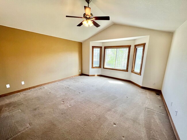 Building Photo - 3 bed, 3 bath Home in Poudre Overlook Neig...