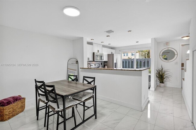 Building Photo - 1953 NE 15th Ave