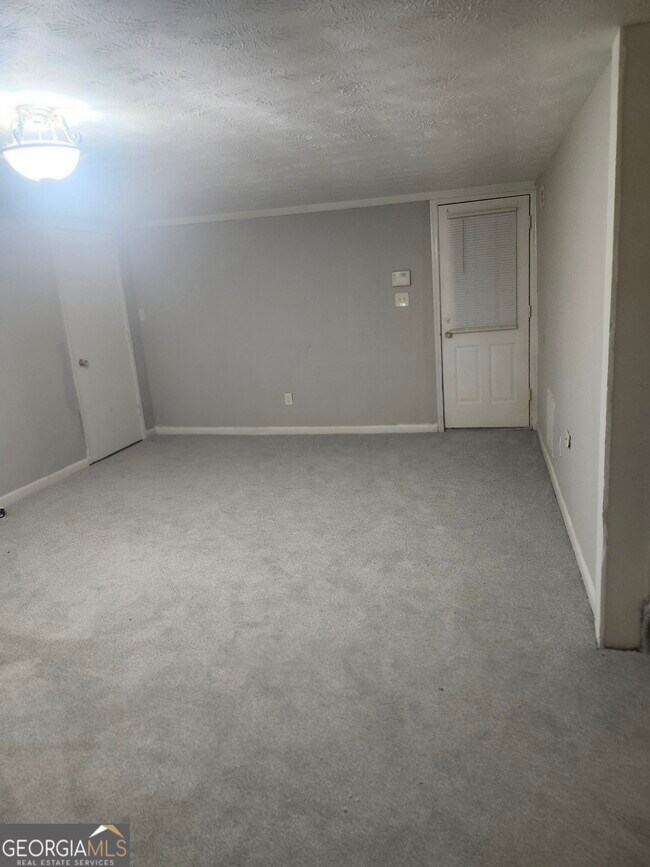 Building Photo - 2828 Engle Rd NW